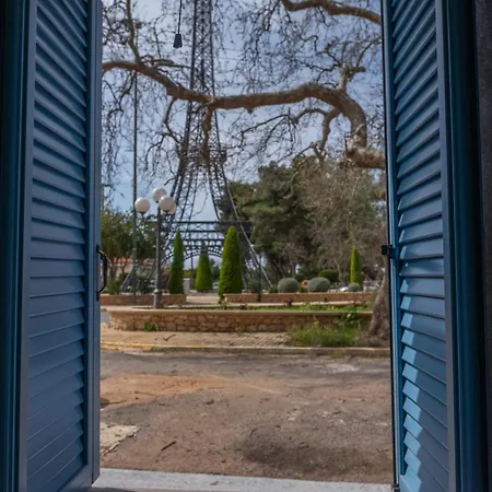 Stone Across Eiffel's Tower - Filiatro 2 بيت للعطل
