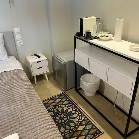 Feriehus Stone Across Eiffel's Tower - Filiatro 2