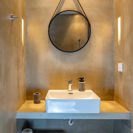 Stone Across Eiffel's Tower - Filiatro 2