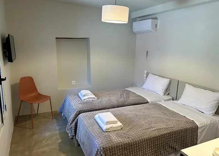 Stone Across Eiffel's Tower - Filiatro 2