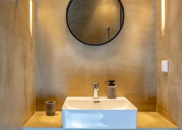 Stone Across Eiffel's Tower - Filiatro 2