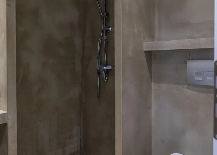 Casa de Férias Stone Across Eiffel's Tower - Filiatro 2